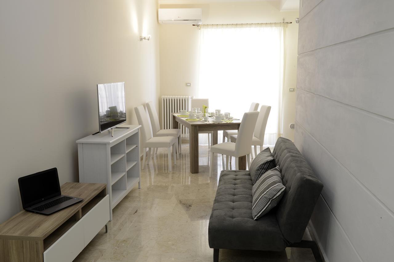 Fronte Del Porto Bed & Breakfast Salerno Exterior photo