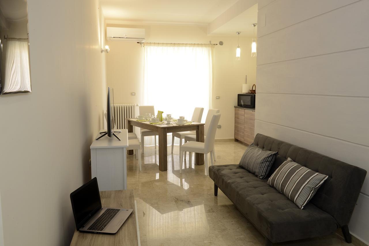Fronte Del Porto Bed & Breakfast Salerno Exterior photo
