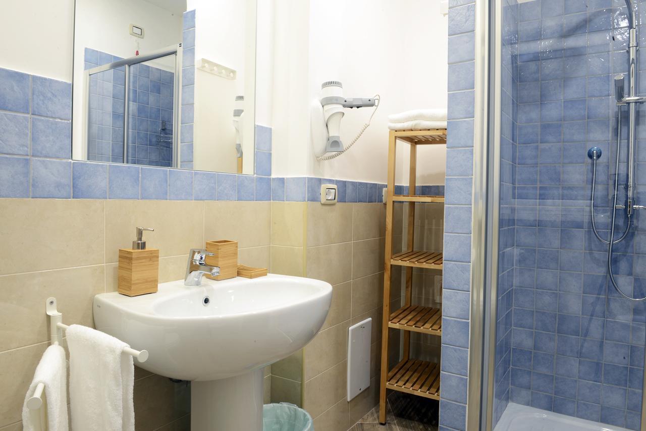Fronte Del Porto Bed & Breakfast Salerno Exterior photo