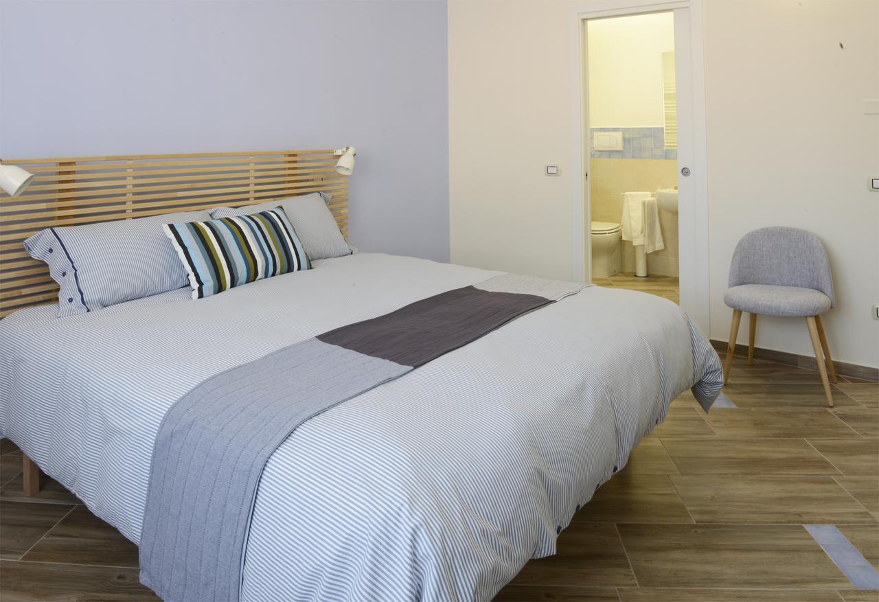 Fronte Del Porto Bed & Breakfast Salerno Exterior photo