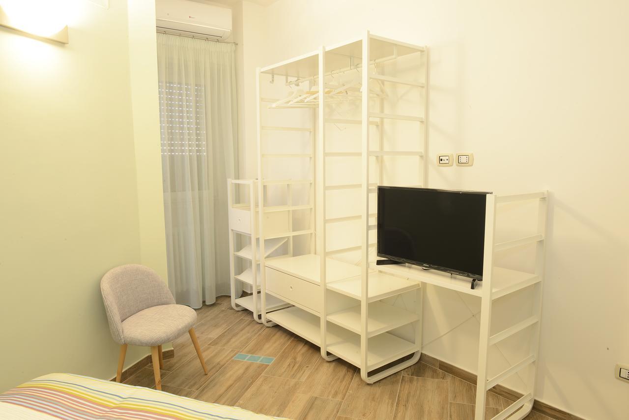Fronte Del Porto Bed & Breakfast Salerno Exterior photo