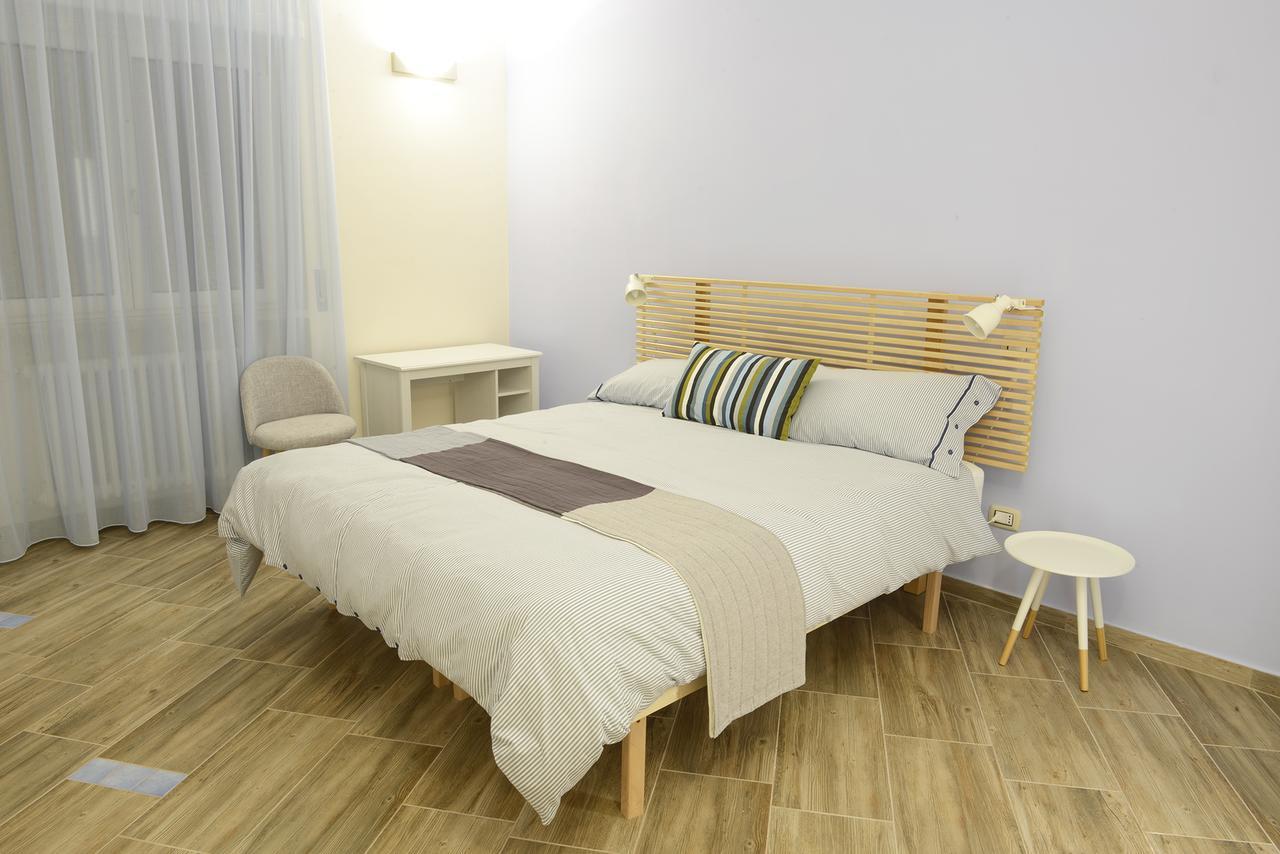 Fronte Del Porto Bed & Breakfast Salerno Exterior photo