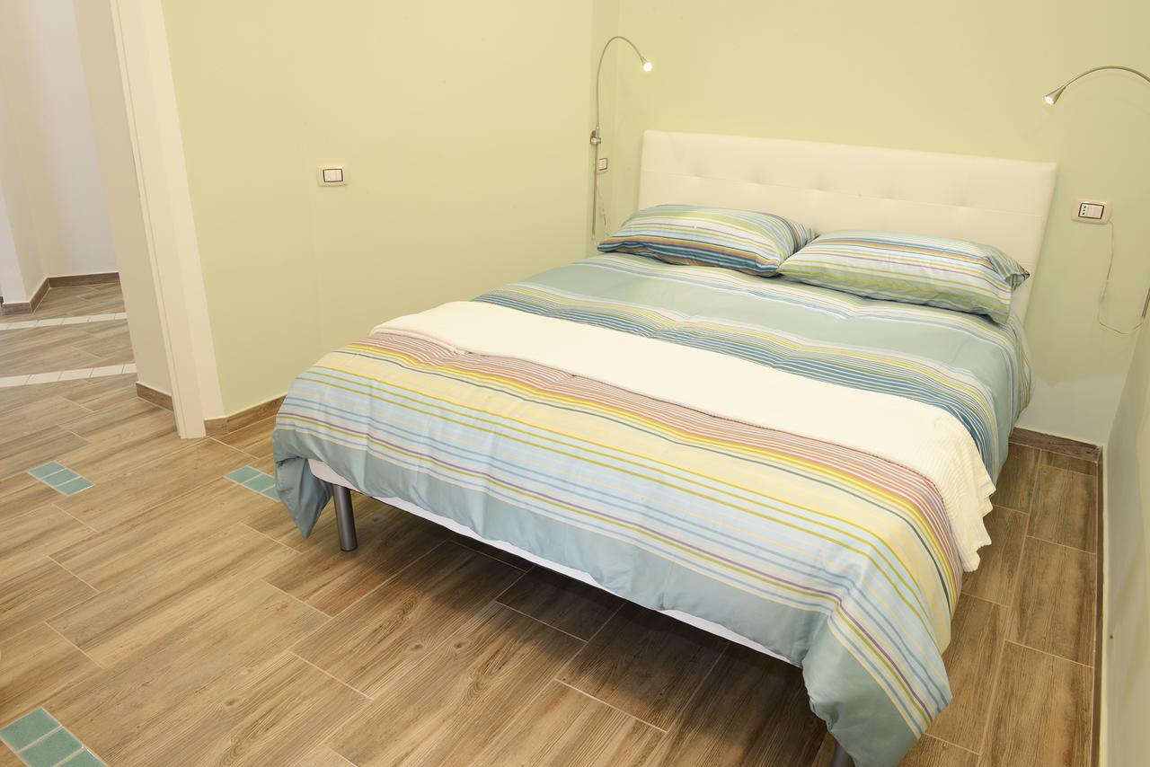 Fronte Del Porto Bed & Breakfast Salerno Exterior photo