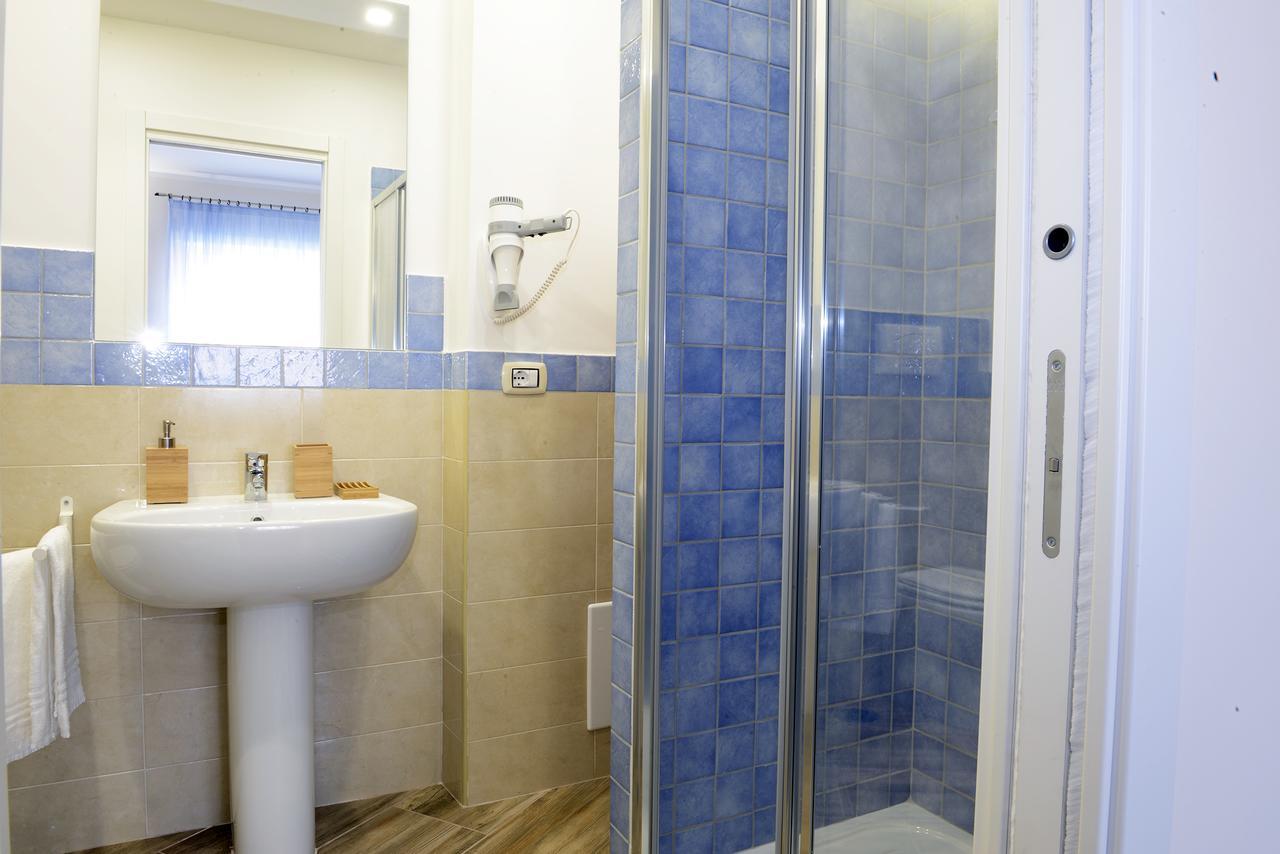 Fronte Del Porto Bed & Breakfast Salerno Exterior photo