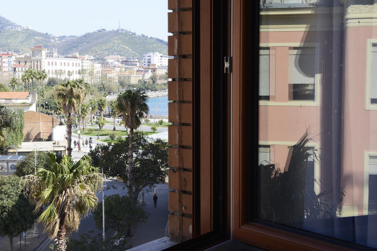 Fronte Del Porto Bed & Breakfast Salerno Exterior photo
