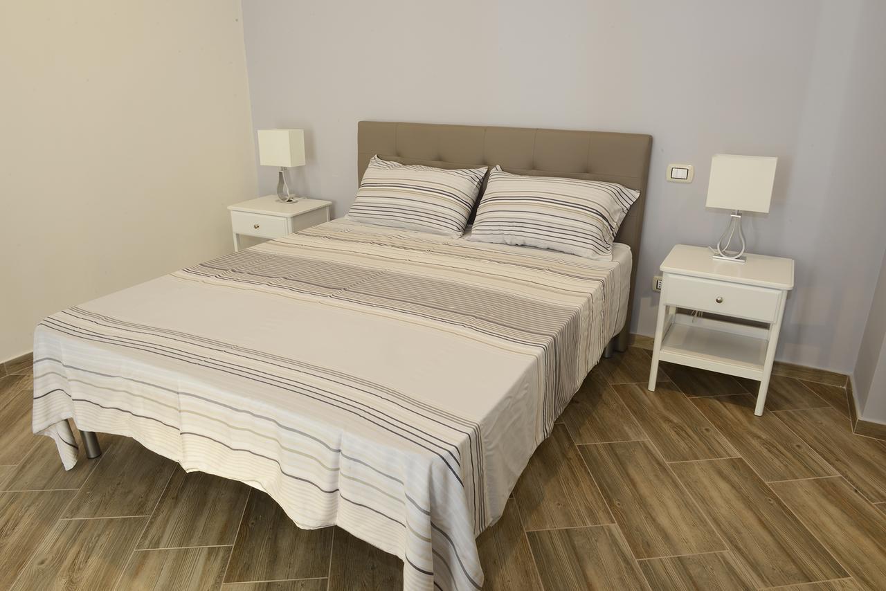 Fronte Del Porto Bed & Breakfast Salerno Exterior photo